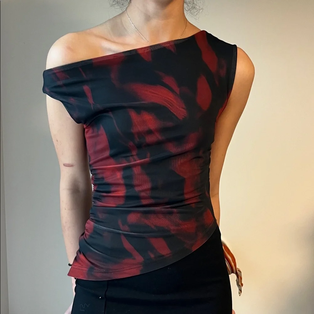 Women's One-Shoulder Red & Black Printed Top - Picture 1 of 2
